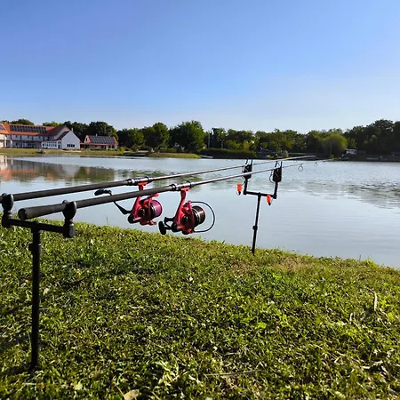 Halzona * Balatonszabadi