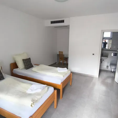 Halzona Bed & Breakfast